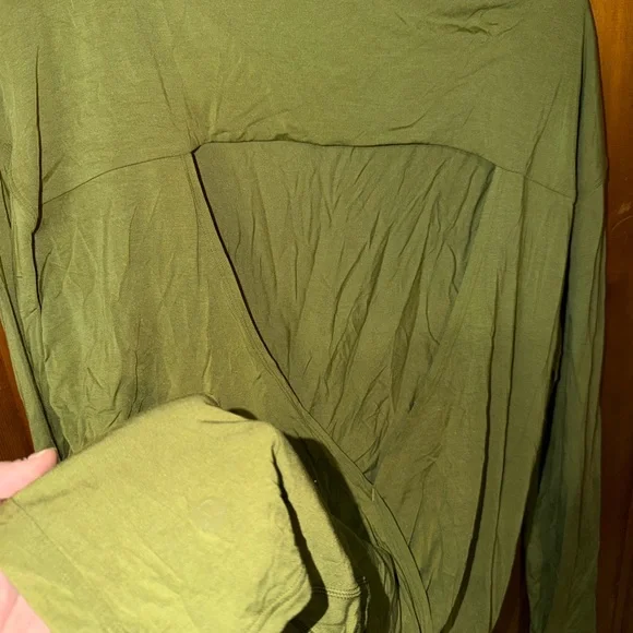 Lululemon Athletica Olive Long Sleeve Top - Picture 4 of 4